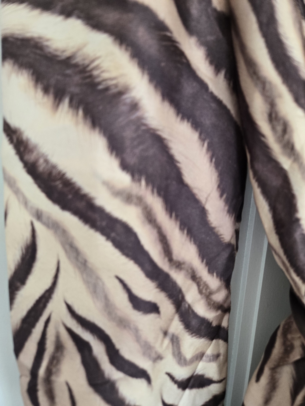 Zimmermann Zebra-Print in Beige-Pink and Black - US Size 6 - Picture 2 of 8
